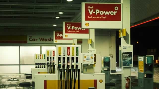 Shell cuts gas production outlook, citing Middle East conflict