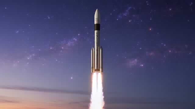 SpaceX and Rivals Dodge Traffic as Satellites, Debris Crowd Low-Earth Orbit