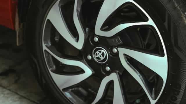 Toyota Smashes Earnings Estimates. The Stock Is Up.