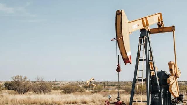 Oil Rises on Supply-Disruption Concerns Spurred by Iran's Surprise Missile Attack