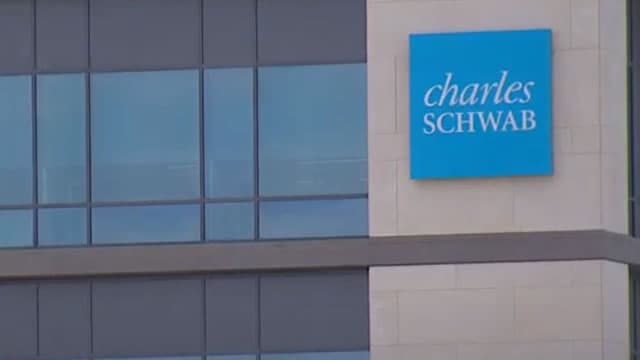 Trump secured over $50 million in loan from Charles Schwab in 2025, ethics filing shows