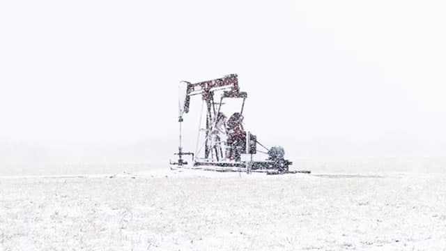 Oil Rises Amid Escalating Supply-Disruption Concerns