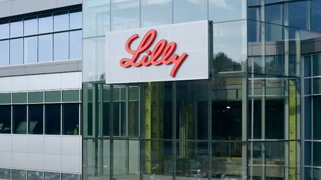 Eli Lilly to sign $2 billion deal for AI drug development with Hong Kong's Insilico Medicine, FT says
