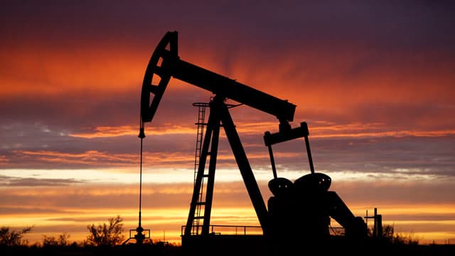 New report of attack on Strait of Hormuz shipping fans fears of threats to oil supplies