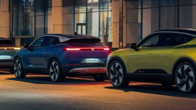 Carvana's new vehicle strategy turns dealership into ‘playground,' test-drive center with sales all online